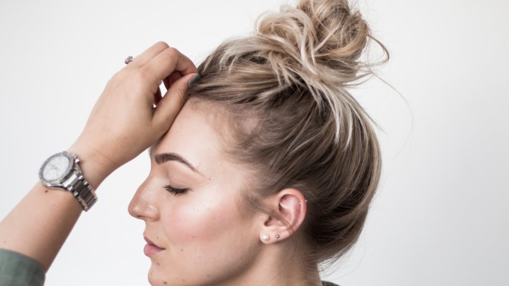 Easy ways to wear your hair up 